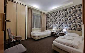 Helvetia Plus B&B - Private Rooms And Apartments